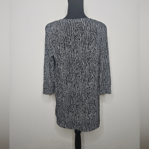 Chico's Cotton Modal Blend Black White Abstract Feather Print 3/4 Sleeve Tunic - Picture 7 of 9